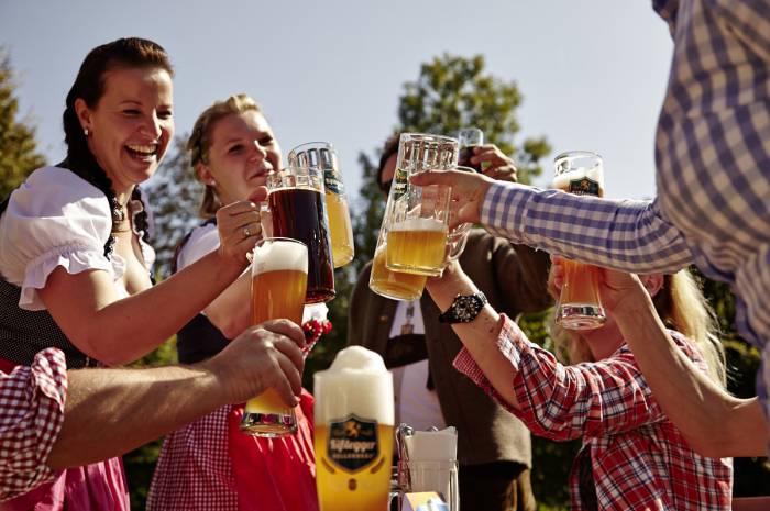 Feier im Biergarten